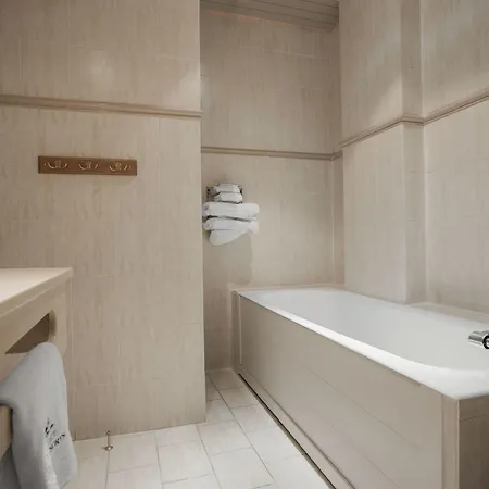 Langley Napoleon Bonaparte Hotel LʼÎle-Rousse