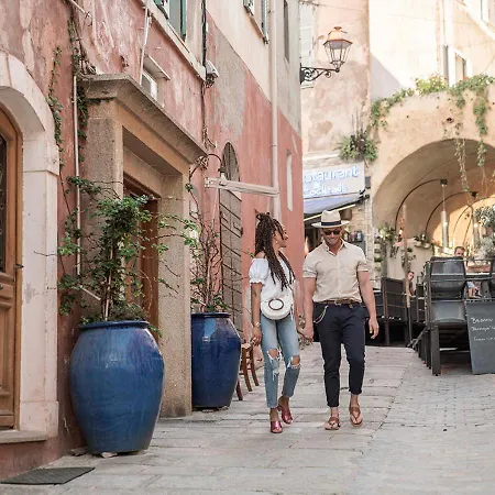 Szálloda Langley Napoléon Bonaparte 3*