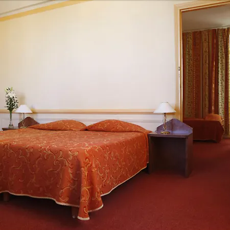 Hotel Langley Napoleon Bonaparte LʼÎle-Rousse