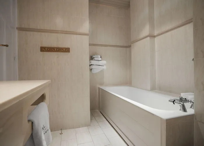 Langley Napoleon Bonaparte Hotel LʼÎle-Rousse