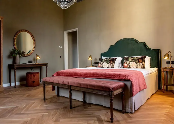 Langley Napoleon Bonaparte Hotel 3*