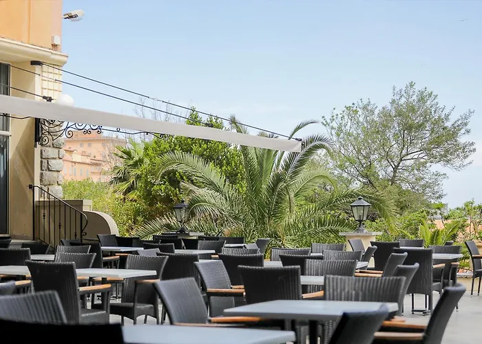 Langley Napoleon Bonaparte Hotel